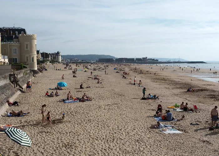 “塔马里斯”公寓 公寓 滨海图维列